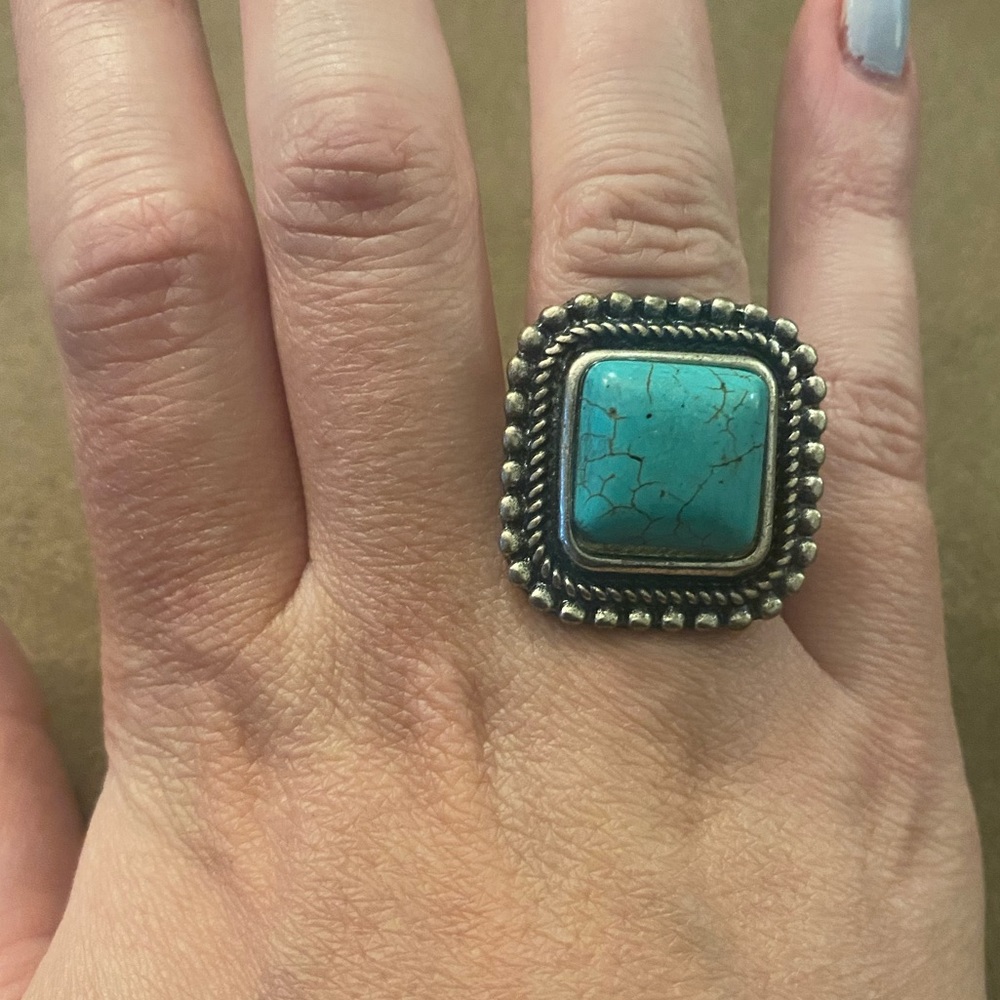 Turquoise Square Ring With Stretchable Silver Band - Picture 3 of 4